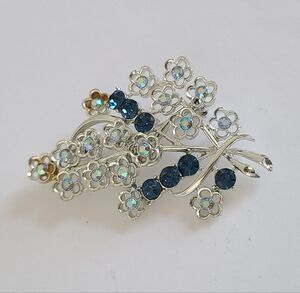 Vintage Blue Aurora Borealis Crystal Rhinestone Silver Flower Costume Brooch Pin